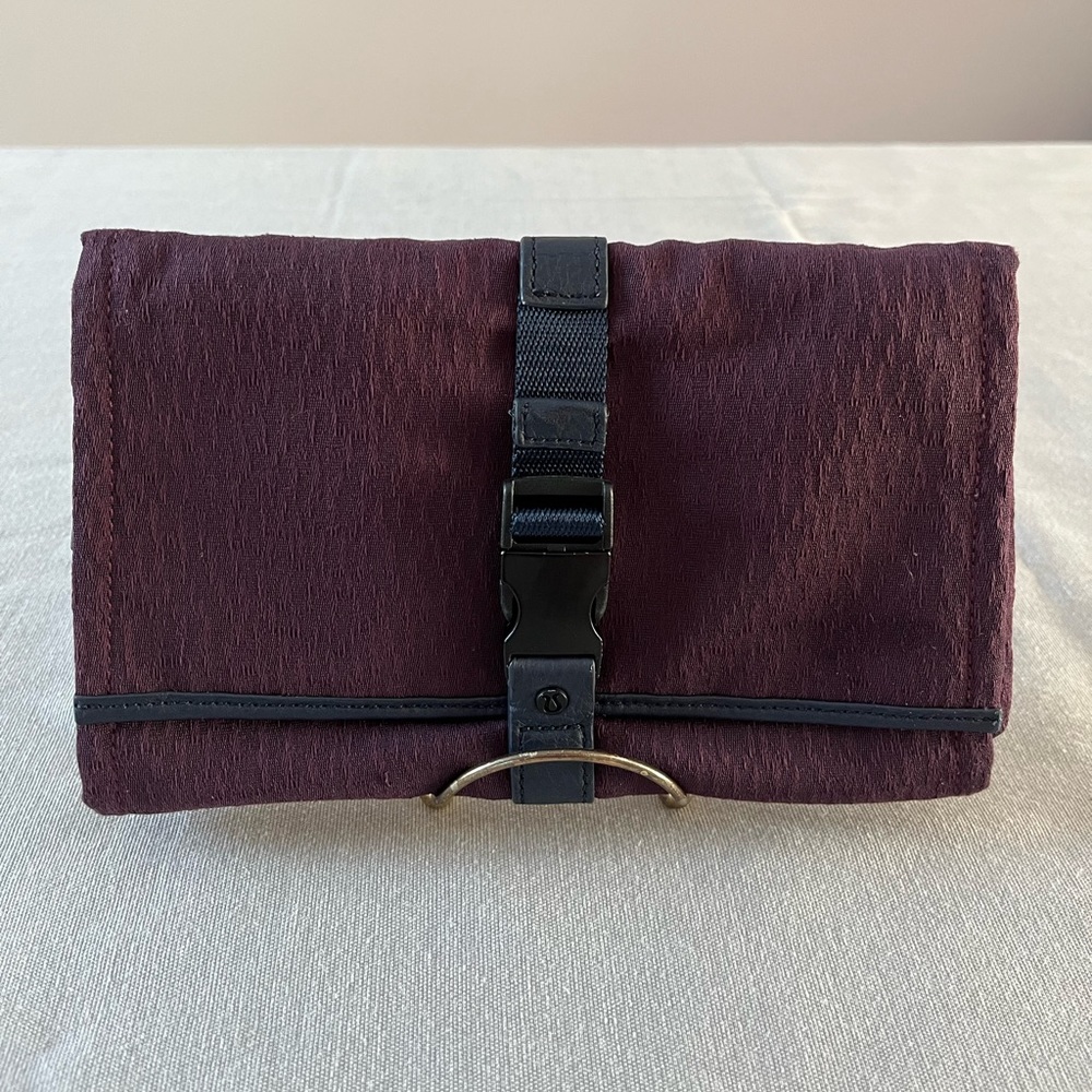 COPY - Lululemon Test of Time Travel Wallet Stacked Jacquard Black Cherry Teal